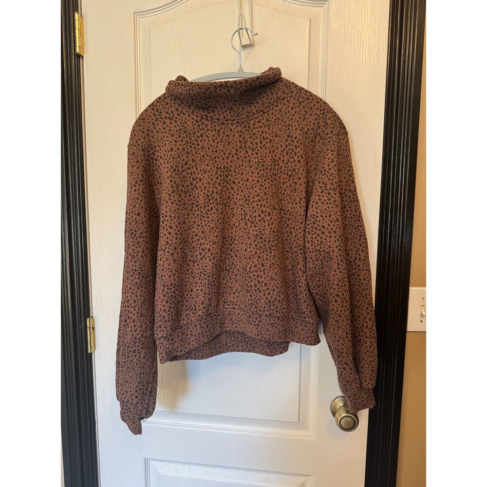 Brown micro-leopard print pullover sweatshirt